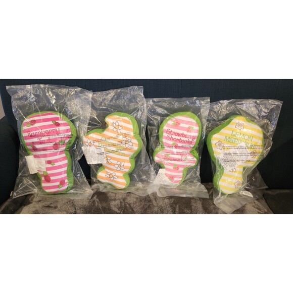 The World Of Strawberry Shortcake And Friends Set Of 4 Plush Pillows  New W/Tags - Picture 2 of 6